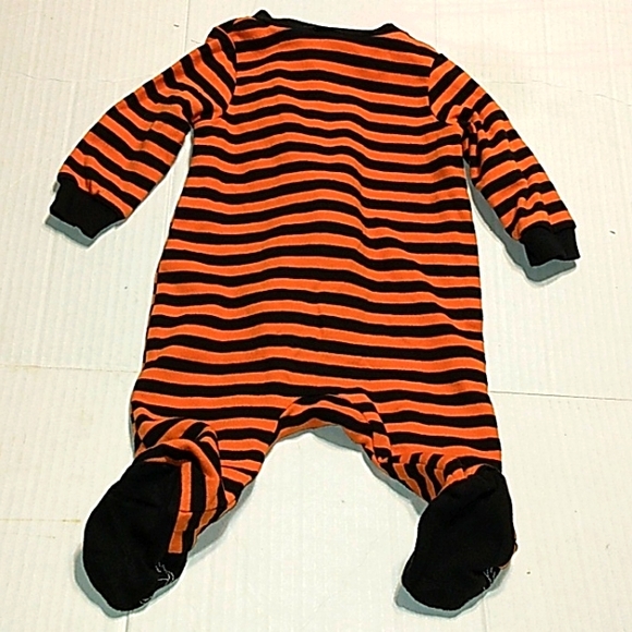 Adorable Newborn "My 1st Halloween" Bat theme sleep n play outfit~0-3mo. - Picture 8 of 14